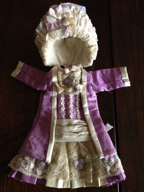 dress and bonnet 33センチ前後用 ラベンダーの画像