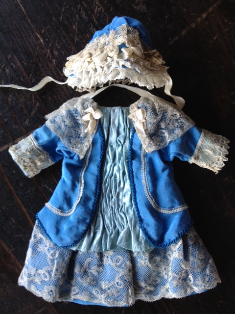 ☆☆Silk Dress, bonnet for small bebeの画像