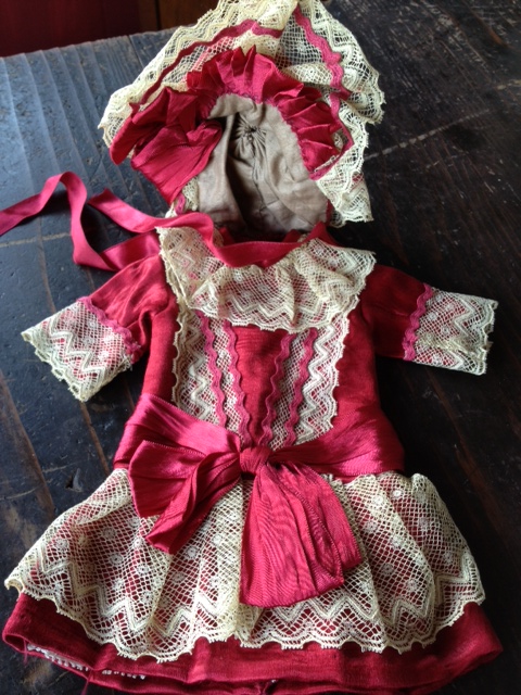 ☆☆Silk dress, bonnet for small bebeの画像