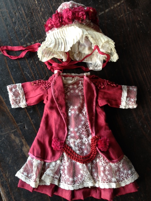 Silk dress, bonnet for small bebeの画像