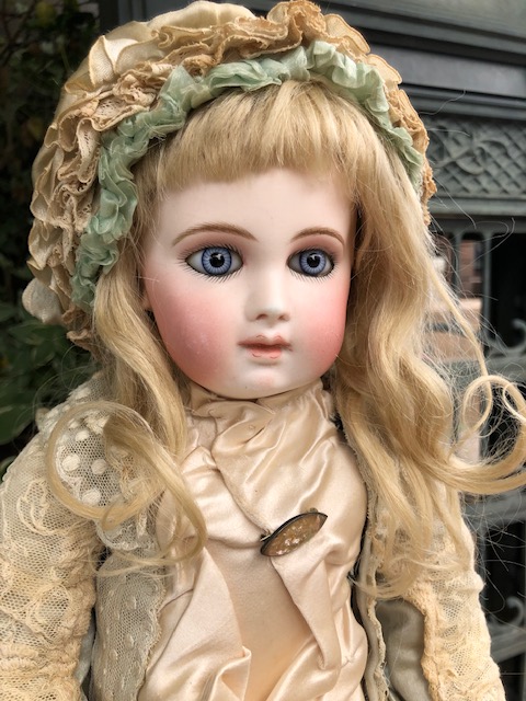 Doll AVANTI