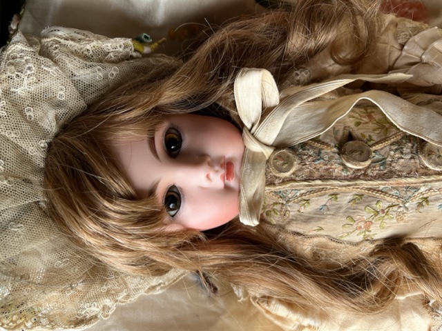 Doll AVANTI